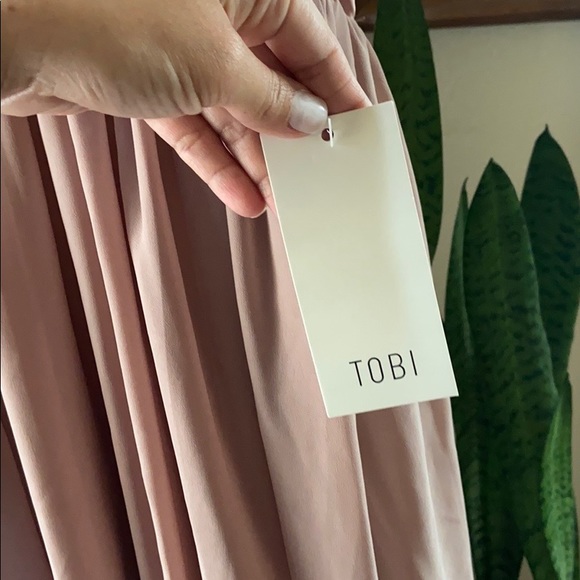 Tobi Slit Front Halter Dress - Picture 4 of 5